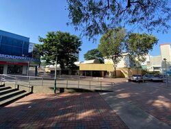 Broadway Cinema (D20), Retail #611014561